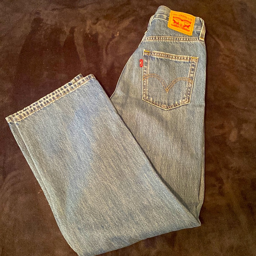 Levi Jeans - High Waisted Straight - Distressed - Size 26